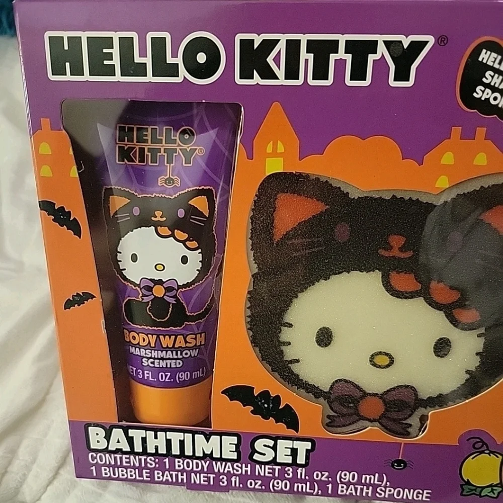 NEW HELLO KITTY BATH TIME SET HALLOWEEN BODY WASH BUBBLE BATH SPONGE HOLIDAY